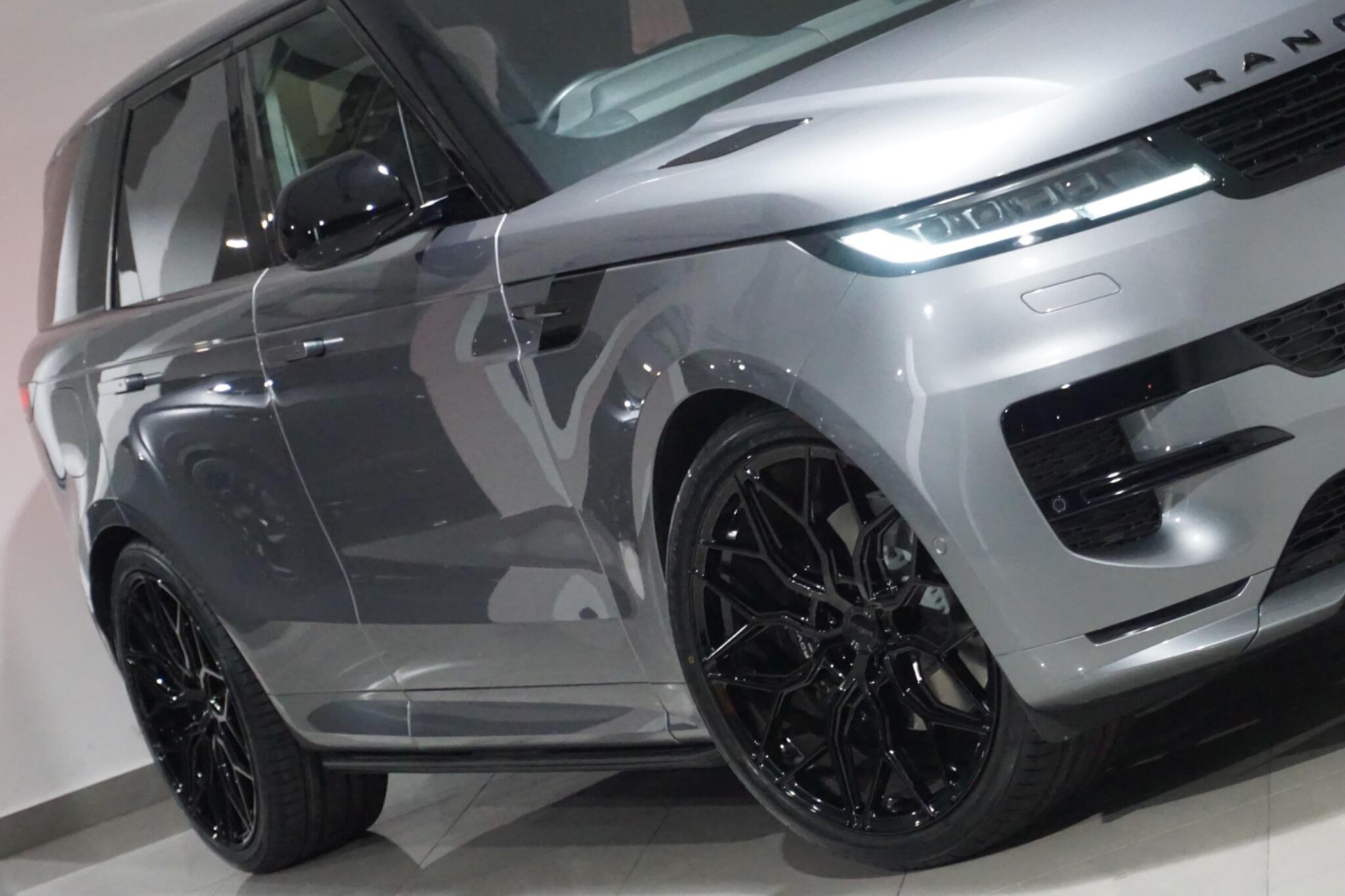 Land Rover Range Rover Sport 3.0 D300 MHEV Dynamic SE SUV 5dr Diesel Auto 4WD Euro 6 (s/s) (300 ps)